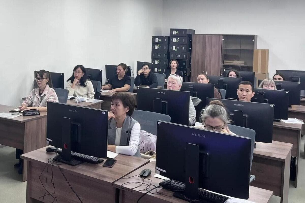 Учителя математики в Калмыкии смогут преподавать физику и информатику