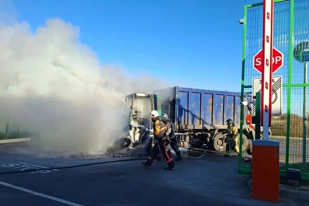 In Vladimir on Suzdal Avenue burned garbage truck