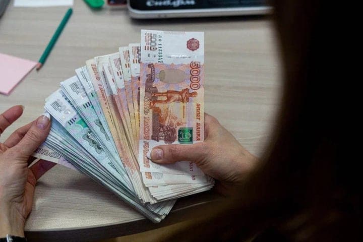 Новосибирская область опередила другие регионы СФО по невыплате зарплат