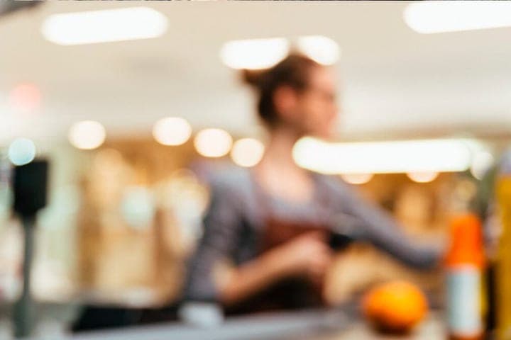 В Брянске 43-летнего мужчину поймали на краже мяса и фруктов из магазина