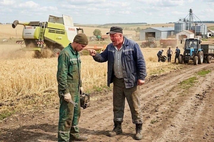 В Сосновском районе рабочего уволили и оскорбили