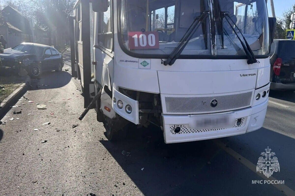 В Иванове есть пострадавшие в крупном ДТП с автобусом