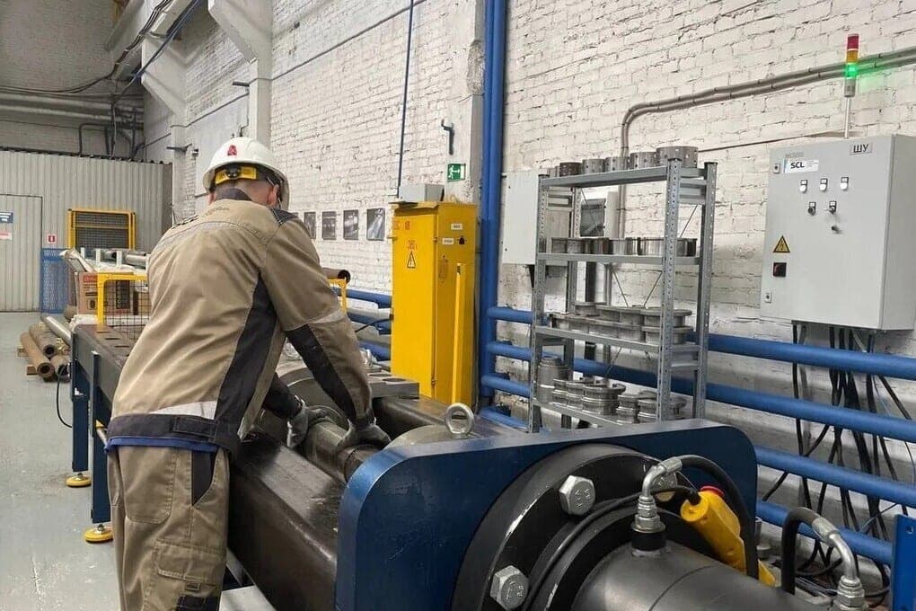 В Петербурге оператор гофроагрегата отсудил 500 тысяч рублей за ожог на работе