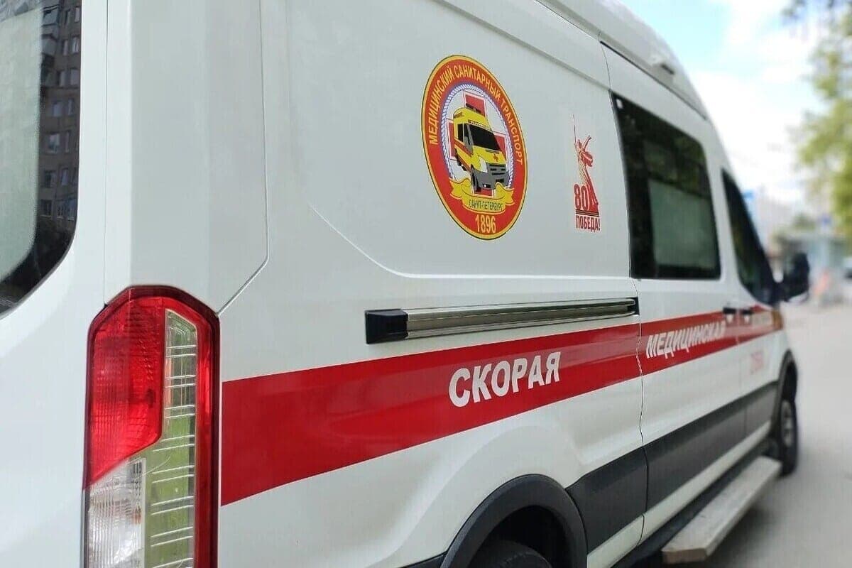 Luxury SUV for 7 million rammed an ambulance with a patient on Ligovsky