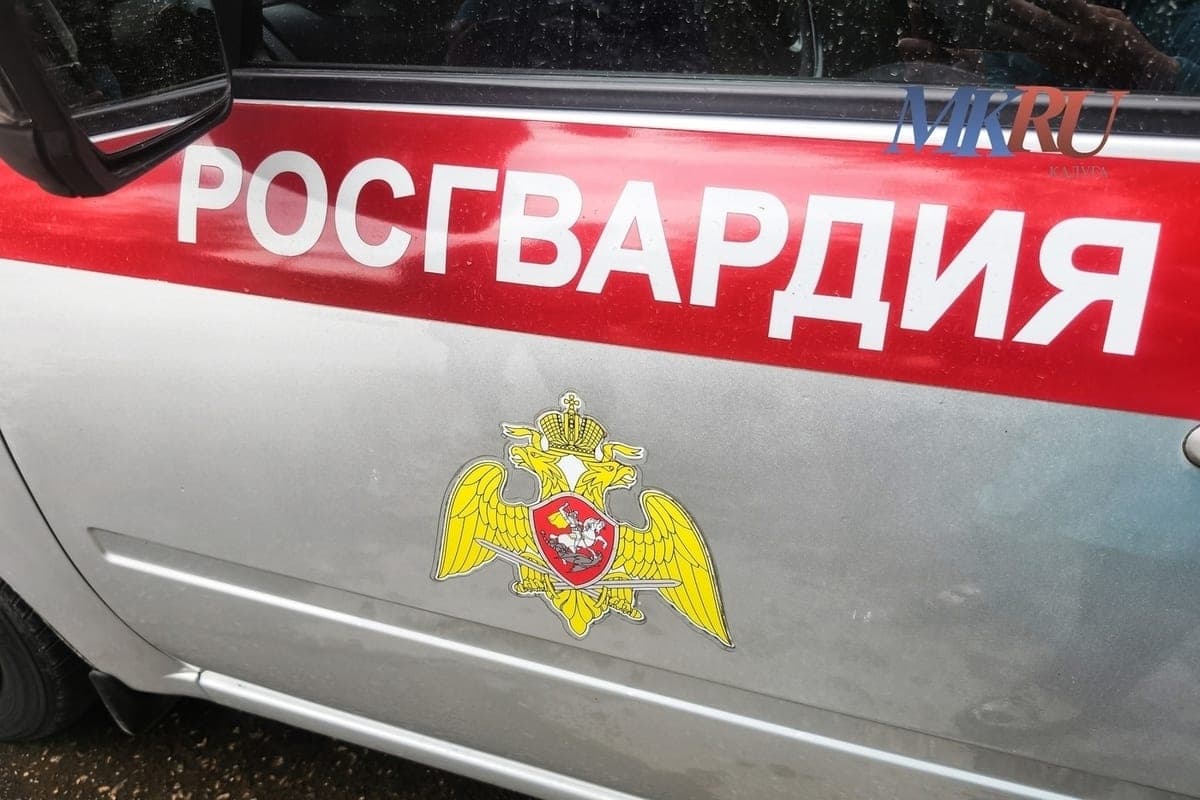В Обнинске мужчина с игрушечным удостоверением требовал продукты