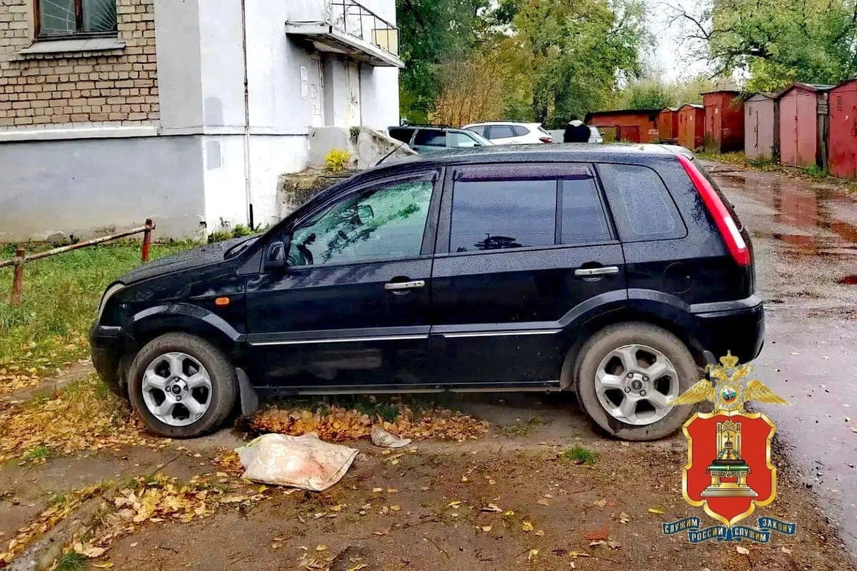 A resident of the Tver region decided to drive to the house by car, which he saw on the way