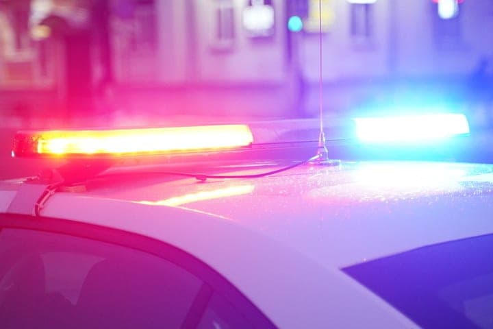«Рено» и мотоцикл столкнулись в Тверской области