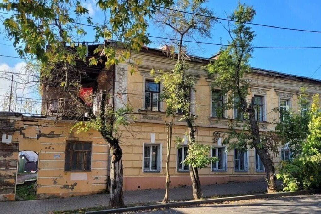 In the center of Kaluga will save the old manor