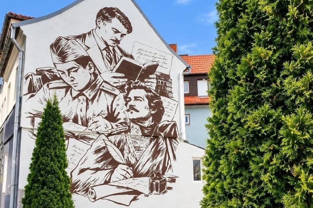 On the facade of the house in Bagrationovsk opened a new mural on the street Border