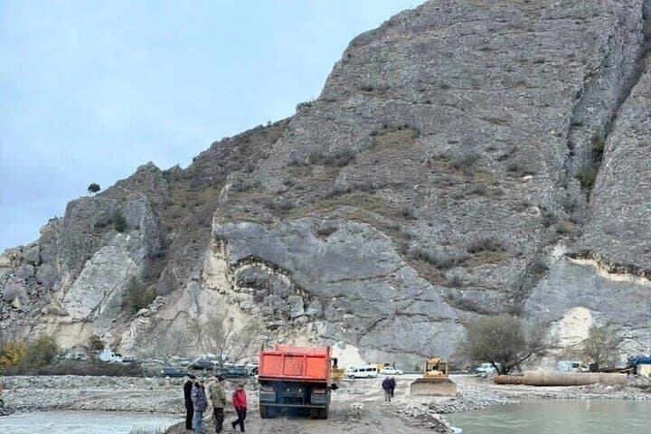 وفي داغستان استكمل وضع الأنابيب لتجاوز " الجسر الأحمر " المنهار