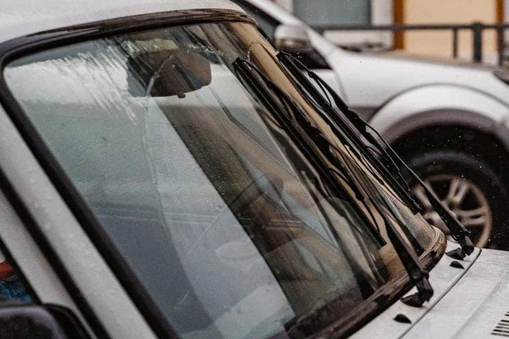 Drivers of the Tver region gave recommendations on the choice of glass washing liquid