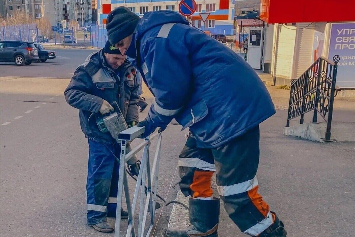 In Zapolyarny will protect the busy street of the World for the safety of pedestrians