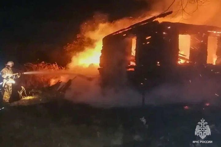 В Тверской области горела заброшка