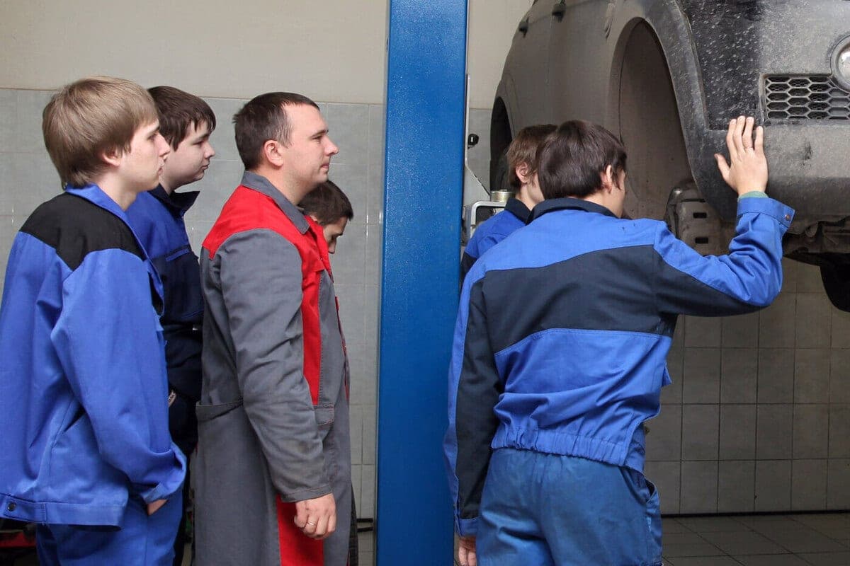 Эксперт объяснил, почему поколение 20+ ищет относится к карьере по-другому