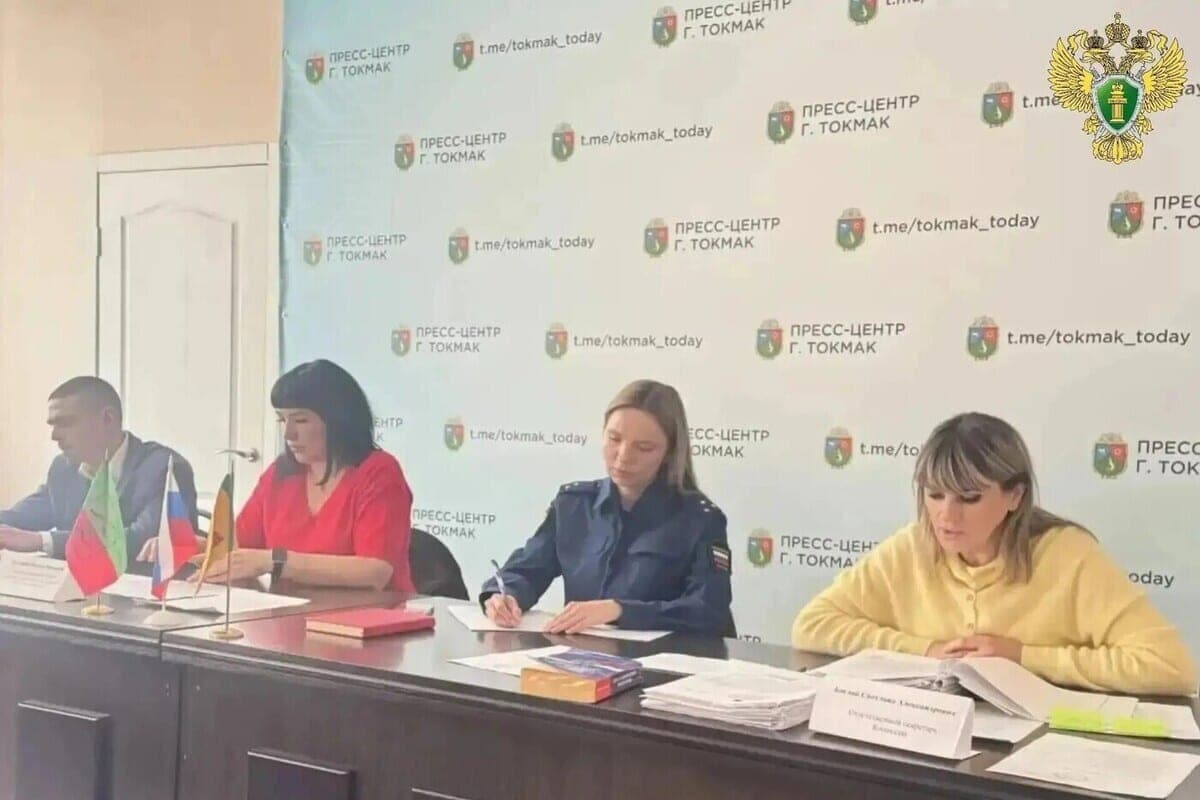 Родителей в Токмаке оштрафовали за пьяных детей и плохое воспитание