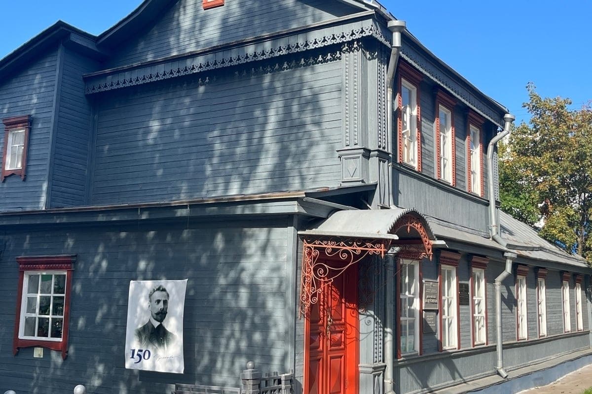 В Орле в Доме-музее Русанова открылась выставка «Терра ИИнкогнита Александра Спиридонова»