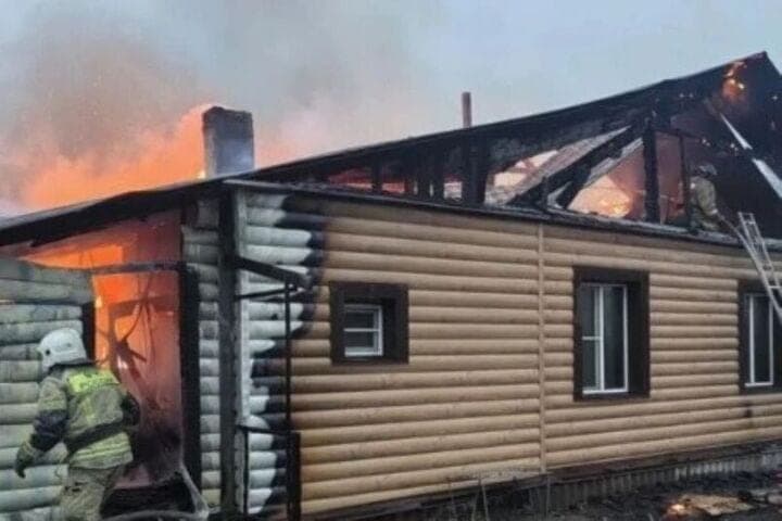 В воронежском селе сгорел дом, есть пострадавший