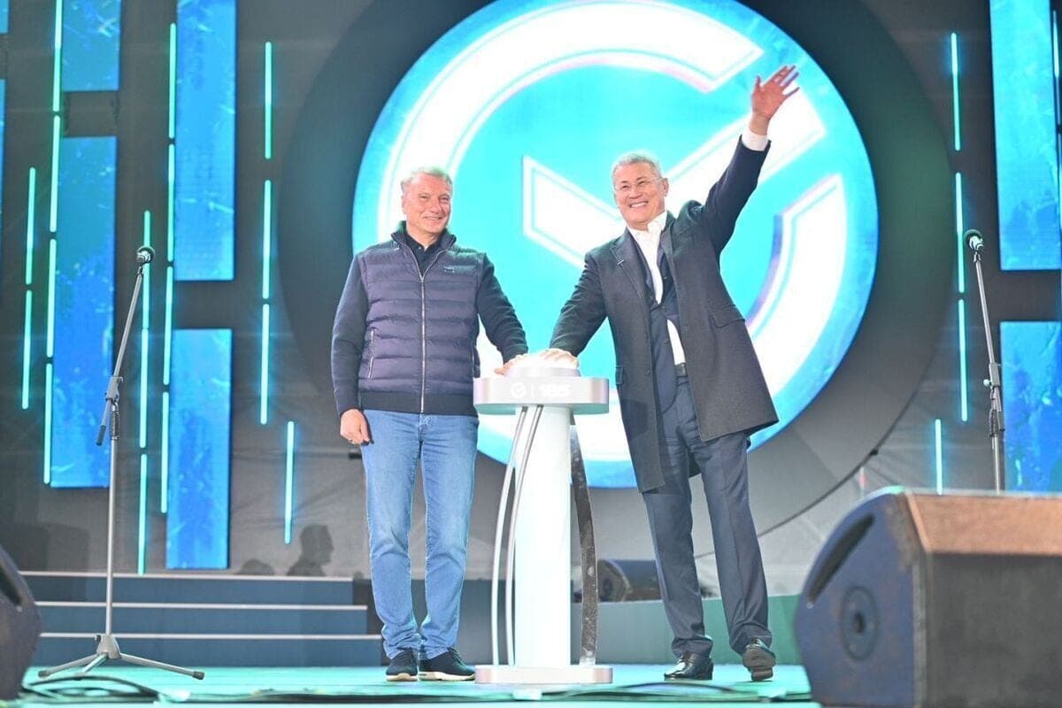 German Gref und Radiy Khabirov eröffneten einen aktualisierten Park in Ufa