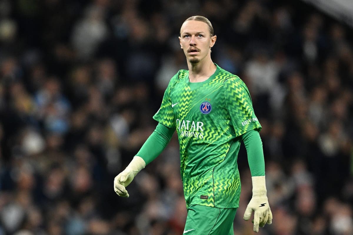 Russian goalkeeper " PSG" Safonov again recognized as the best in the French League 1