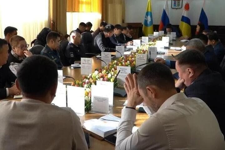 В Элисте подвели итоги месячной работы по благоустройству и ЖКХ