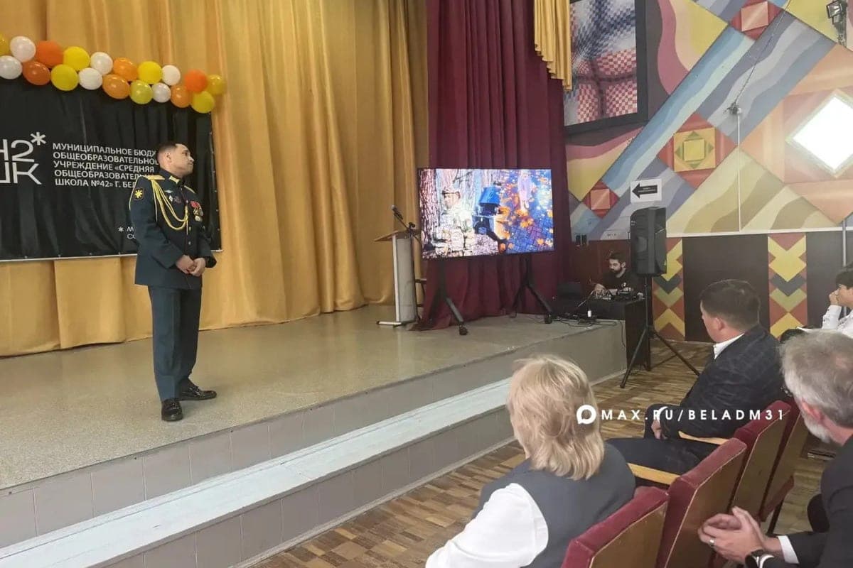 Almaz Khaziev met with schoolchildren from Belgorod