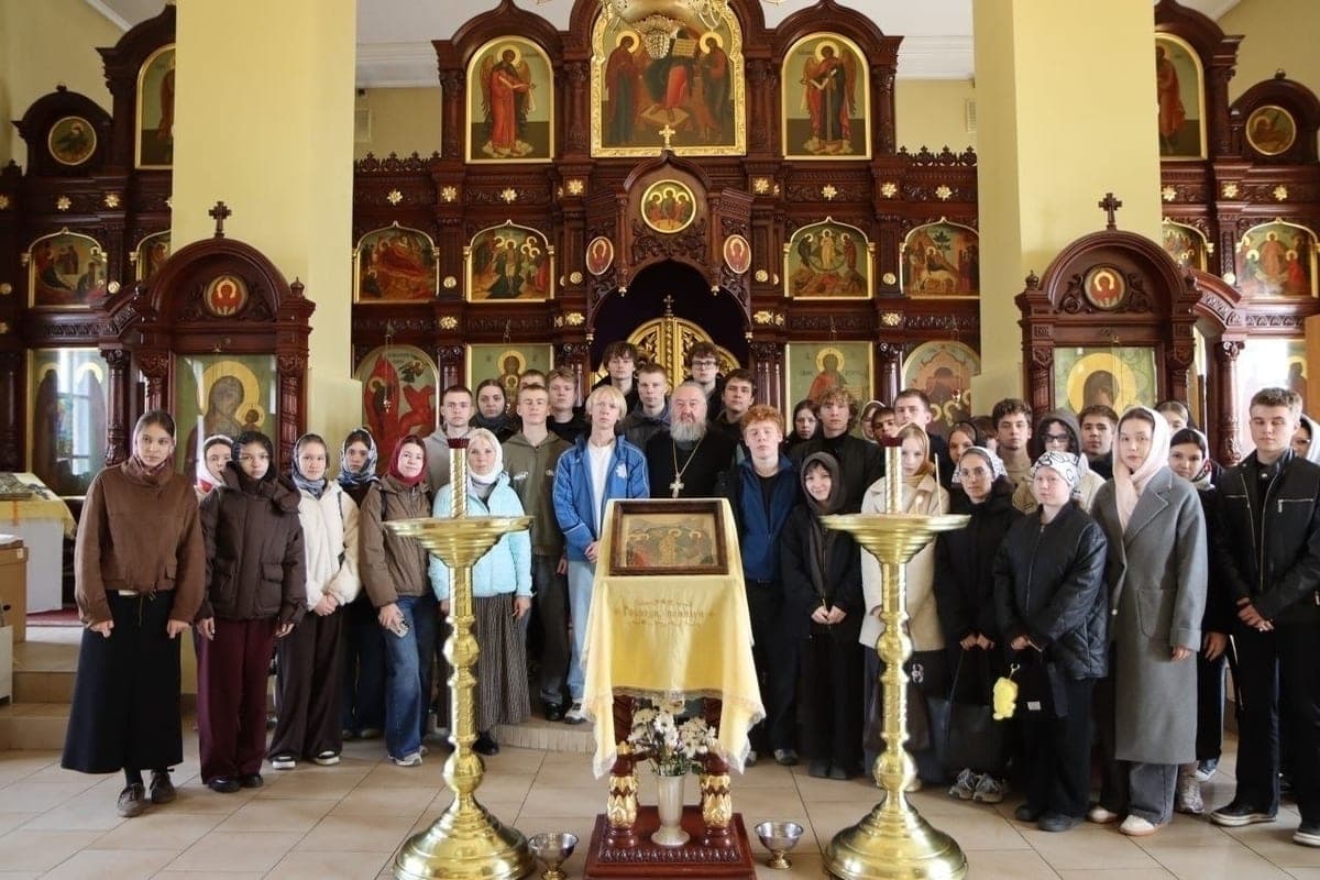Students touch on Orthodox history