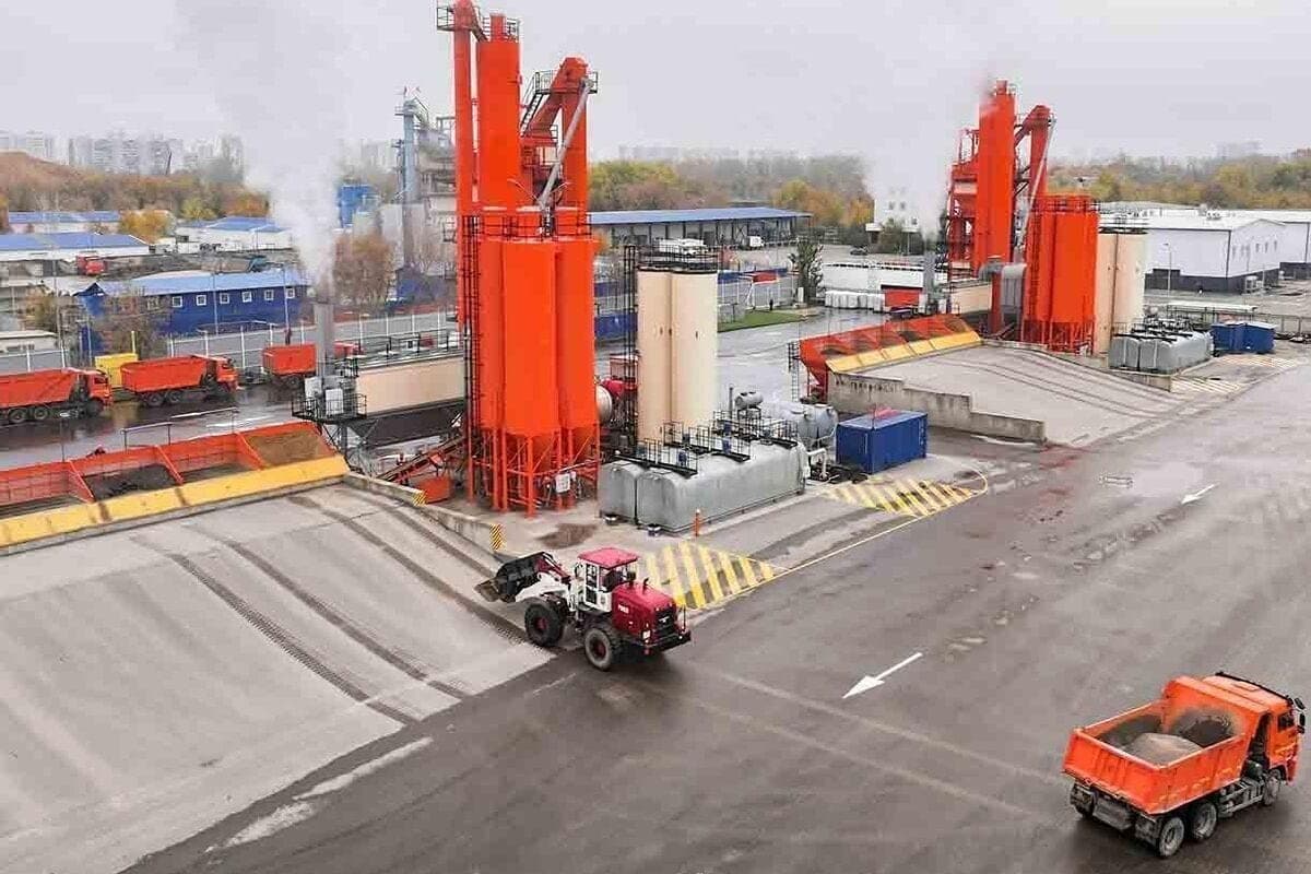 Собянин рассказал о производстве асфальтобетонных смесей в Москве