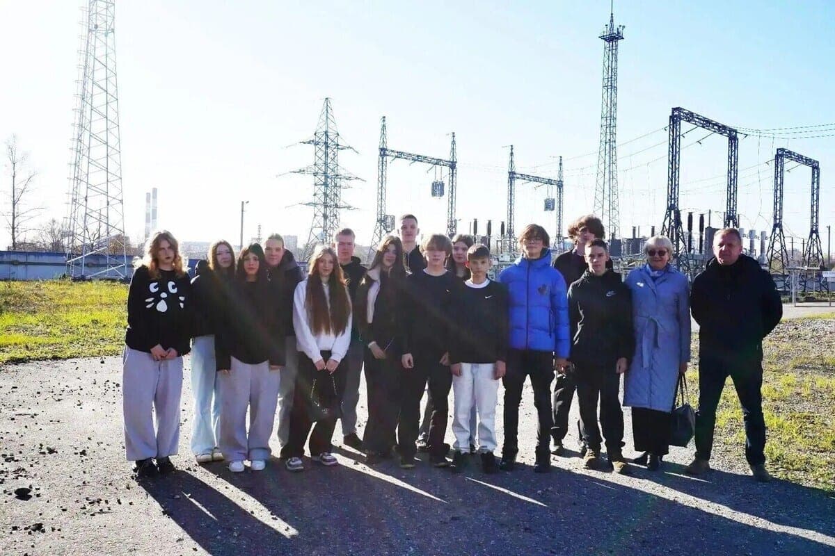Энергетики «Ивэнерго» познакомили девятиклассников с работой современной подстанции