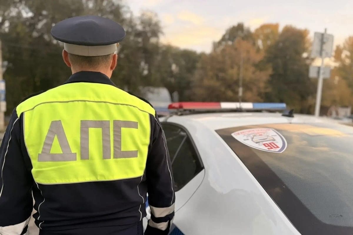 В Самаре полицейские эвакуировали жильцов дома из-за задымления в квартире