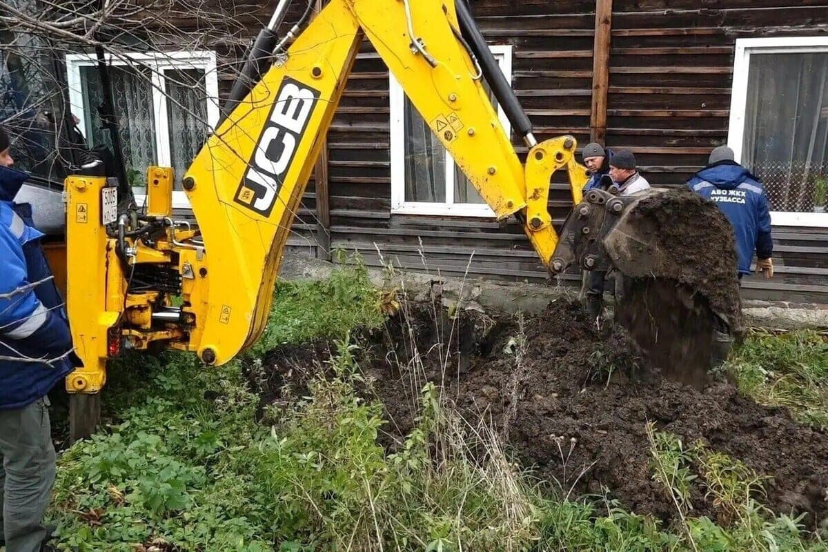 On the problem areas of water supply networks of Anzhero-Sudzhensk began to work specialists of housing and communal services