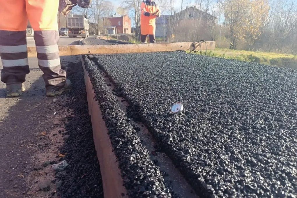 Тротуары к социальным объектам обустраивают на дороге в Тарногском округе