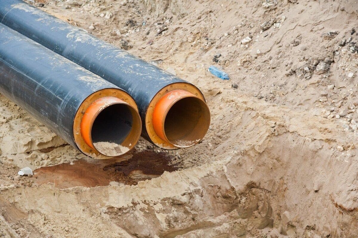 Capremont water conduit goes in the Krasnoarmeysky district of Volgograd