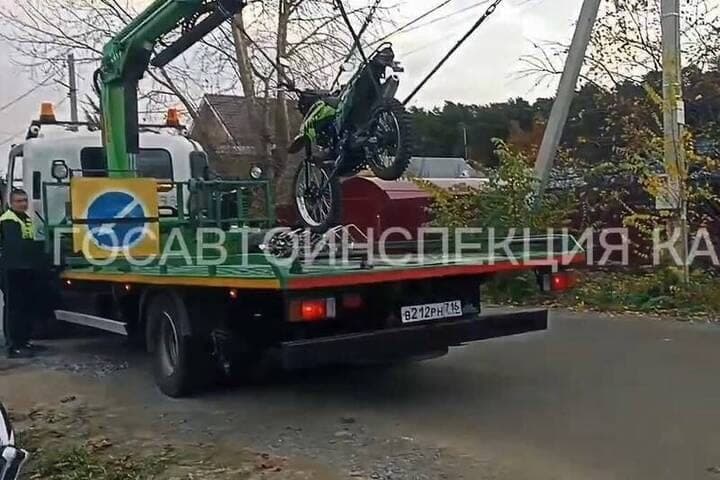 Автоинспекторы поймали в Казани на питбайке девочку 13 лет