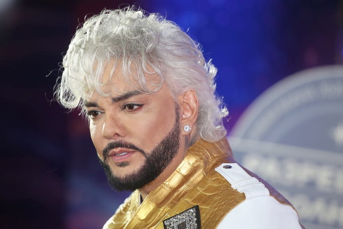 "Ich habe nirgendwo zu dekorieren." Kirkorov läuft für die Liebe in einem neuen Clip