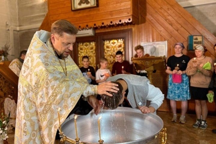 In the Church of St. Nicholas in Povenets baptized 13 pupils of the boarding school