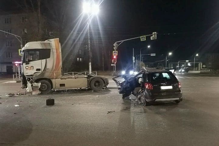 Dans un accident avec un chauffeur de camion ivre dans le centre de Riazan tué des médecins et un professeur