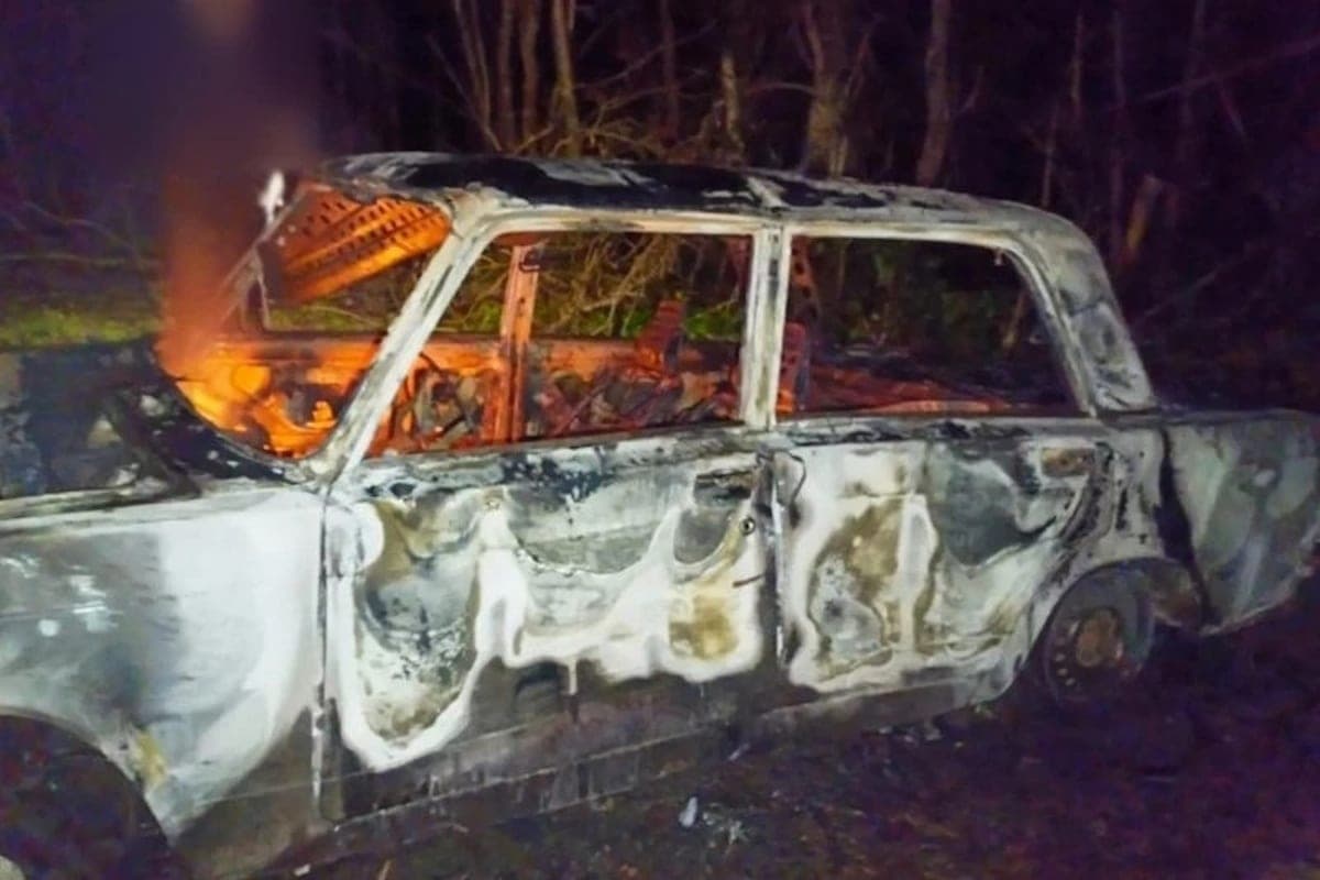 À Pomorie, 15 ans, une voiture et un garage volés ont été incendiés