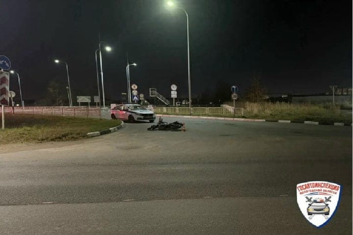 На улице Рыбинской в Череповце женщина на мотоцикле попала в ДТП
