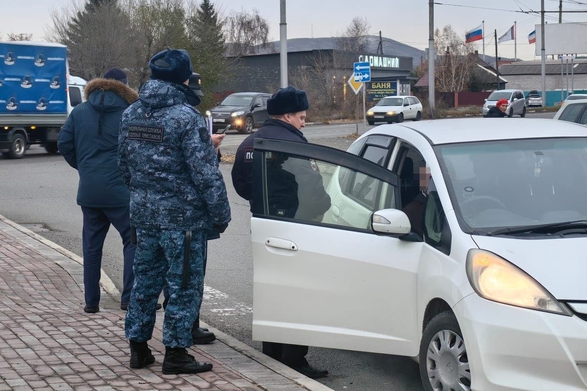 The search for debtors among drivers at the Abakan airport was successful