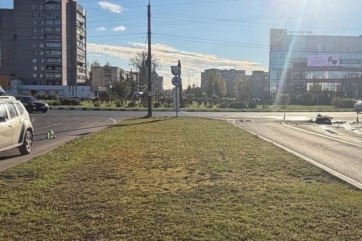 Байкер попал в больницу после возгорания мотоцикла на Большой Московской