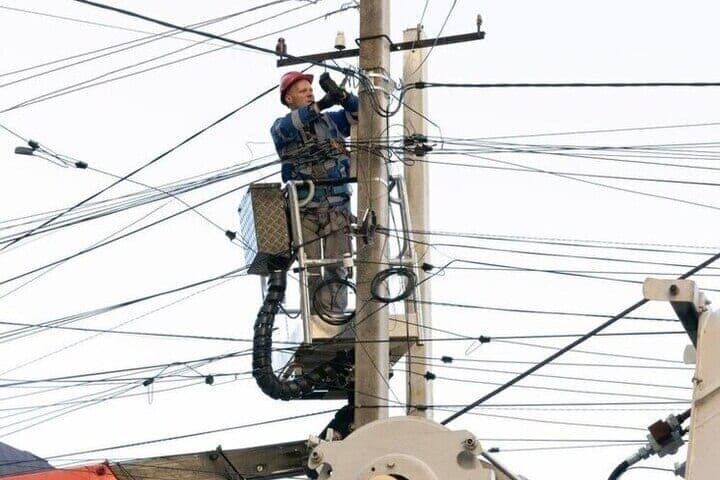 Razvozhaev instructed to reduce the supply of light to the industry and shopping center of Sevastopol