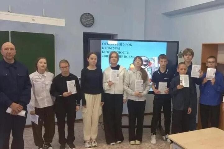 Firefighters NAO told schoolchildren about the procedure for the signal “Attention to all!”