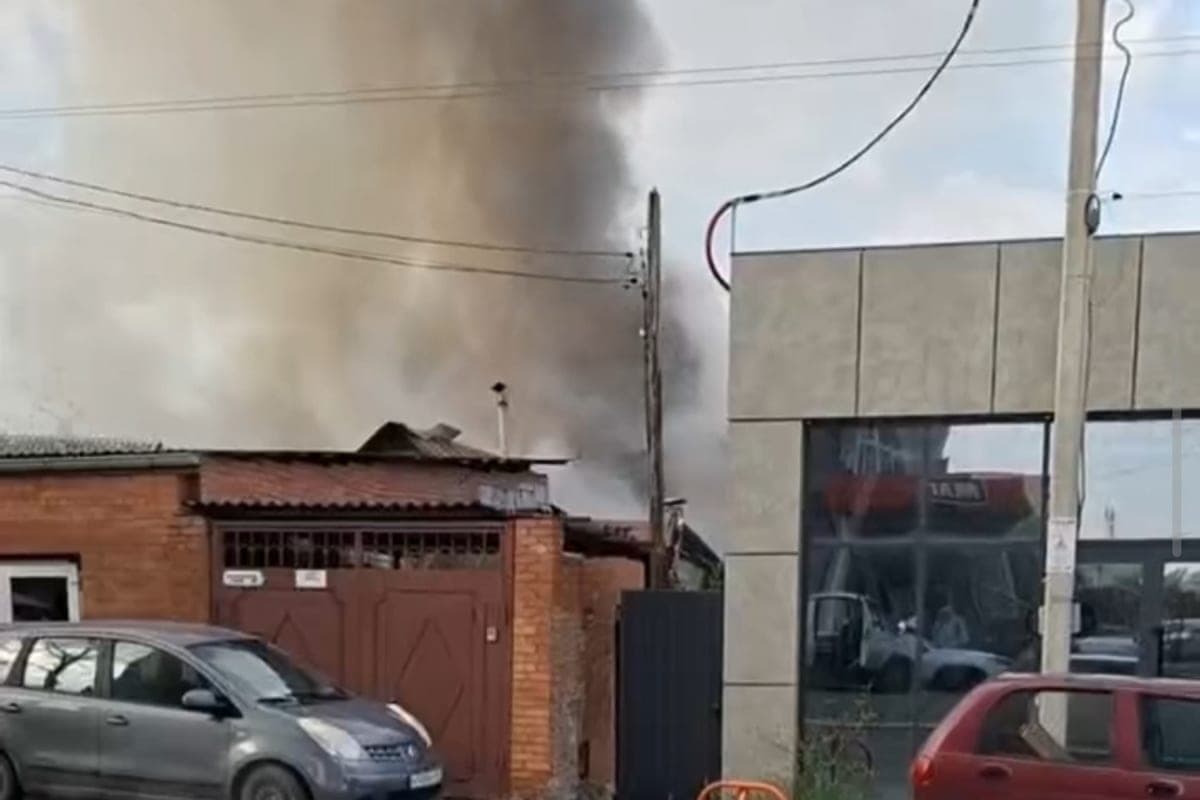 Три частных дома в Ростове сгорели в пожаре