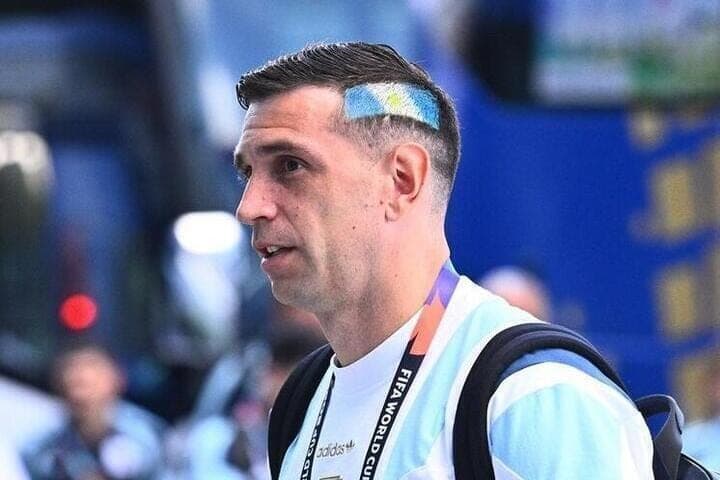 Chelsea goalkeeper and world champion broken jaw