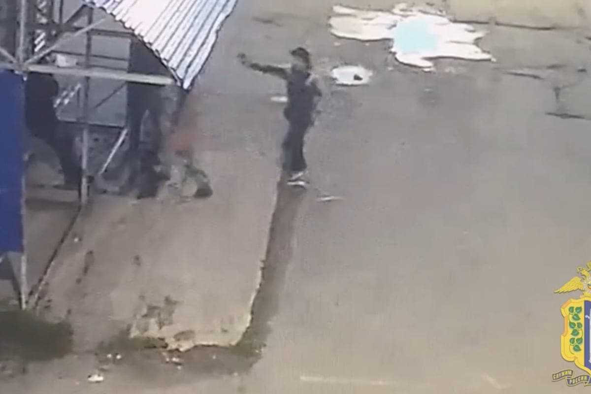 In Yelets at night, the guy decided to calm down the noisy company with the help of an aerosol gun