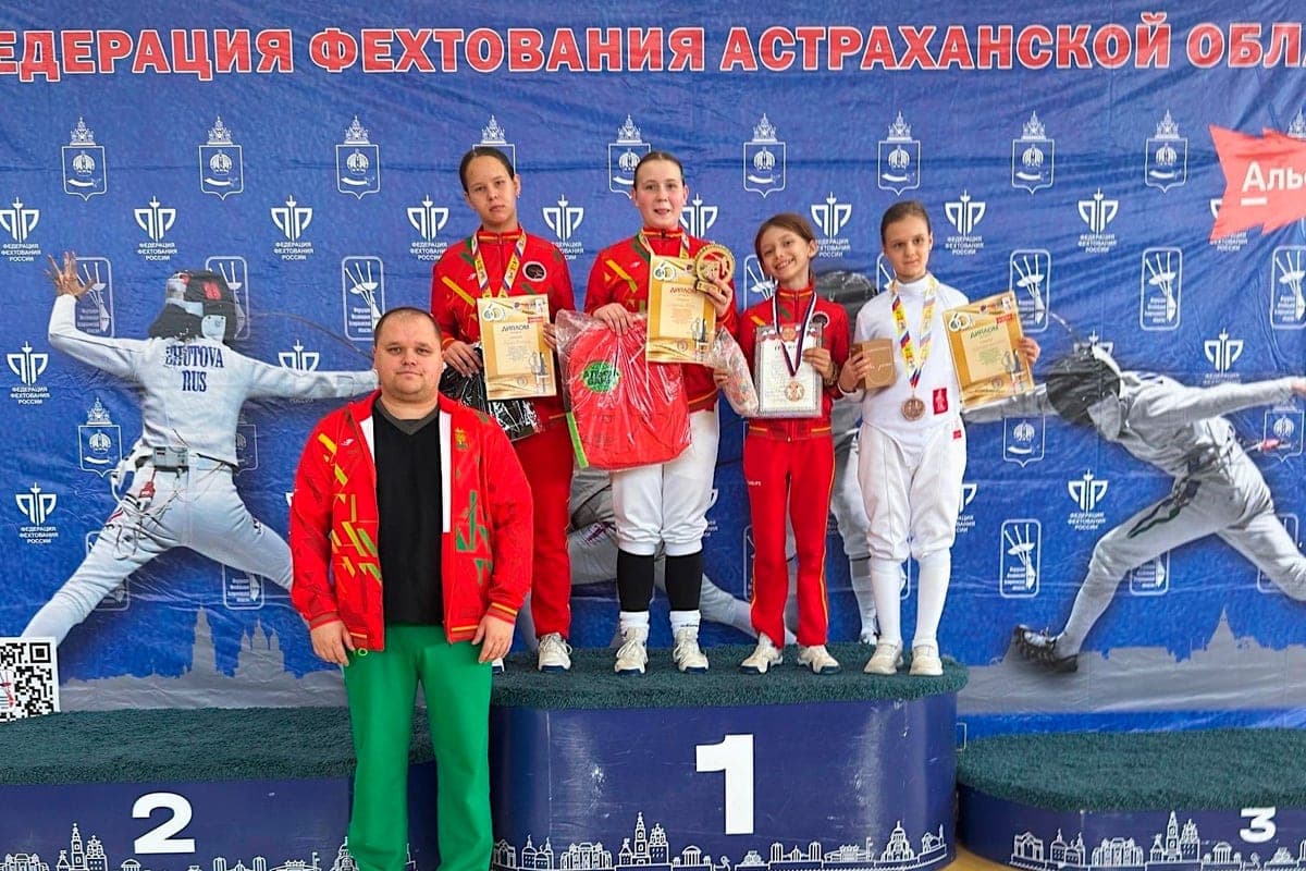 Липецкие рапиристы собрали медали на турнире в Астрахани