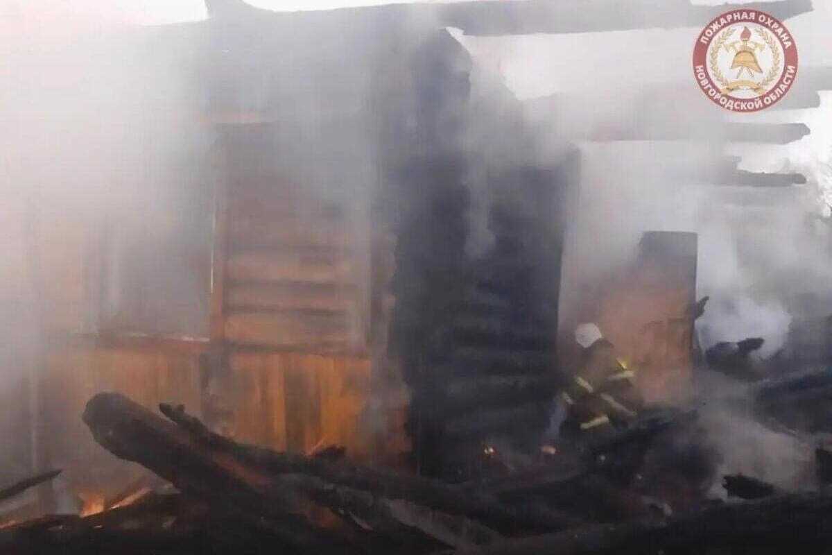 Ночью 9 октября в Окуловке во время пожара погиб человек