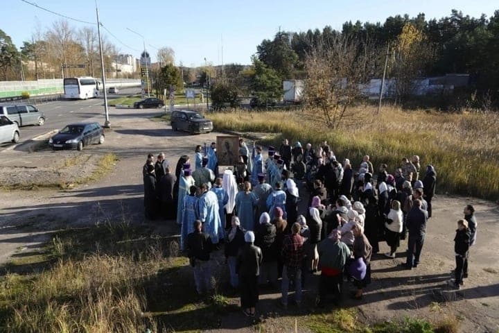 Around Kaluga was a car procession with a miraculous icon
