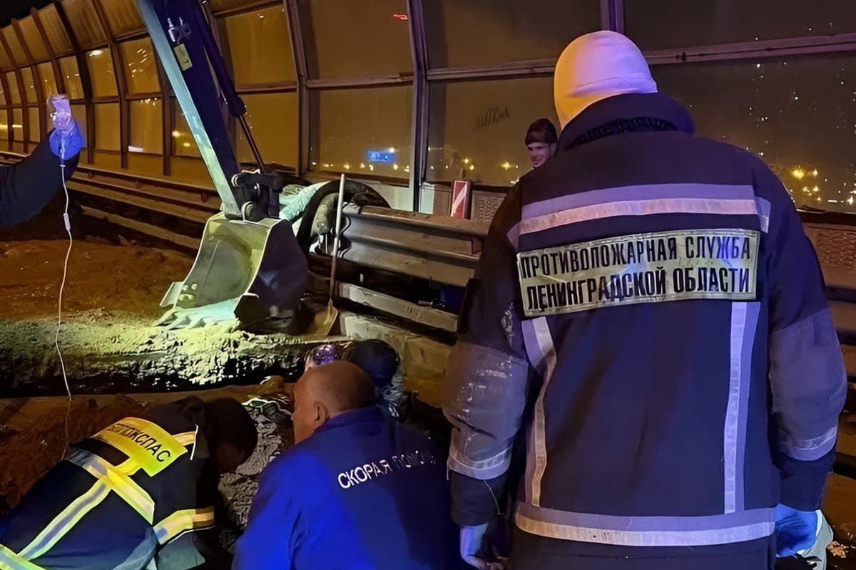 Засыпанный песком на КАД во Всеволожском районе рабочий погиб на месте
