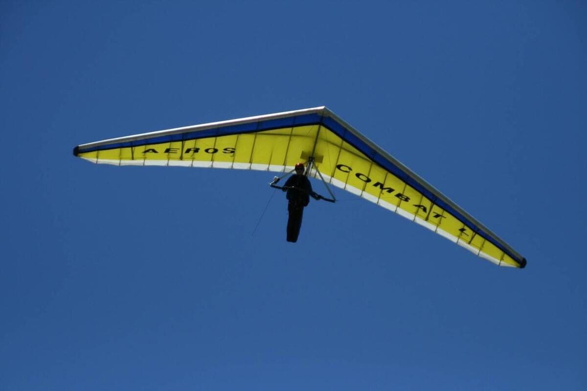 “The scariest thing in the first seconds”: paraglider explained why tourists crash in the resorts